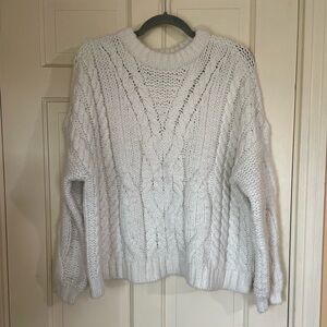 Aerie Ivory cable knit long sleeve sweater round Neck Fisherman Size Small